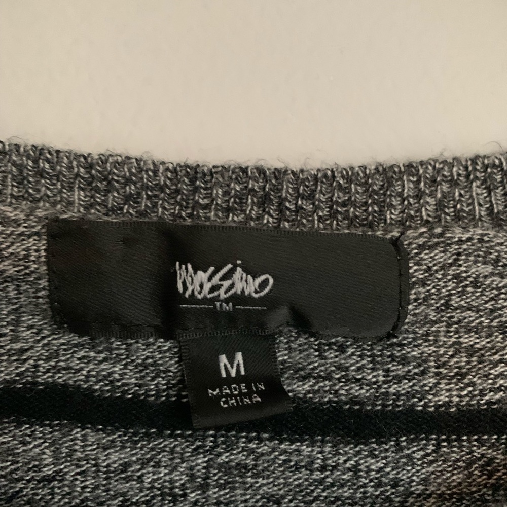 Women’s Mossimo sweater - Picture 3 of 7